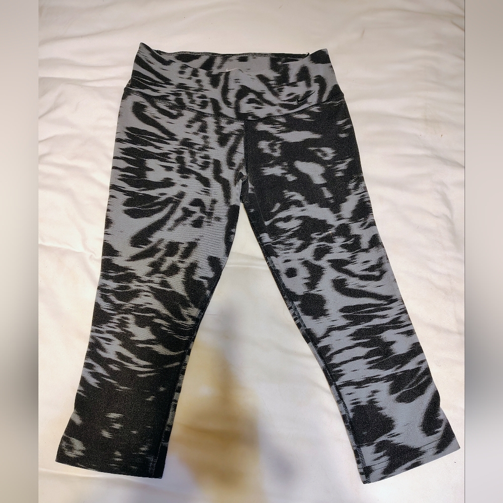Nike Women's,Black and Gray Patterned Leggings sizeS
